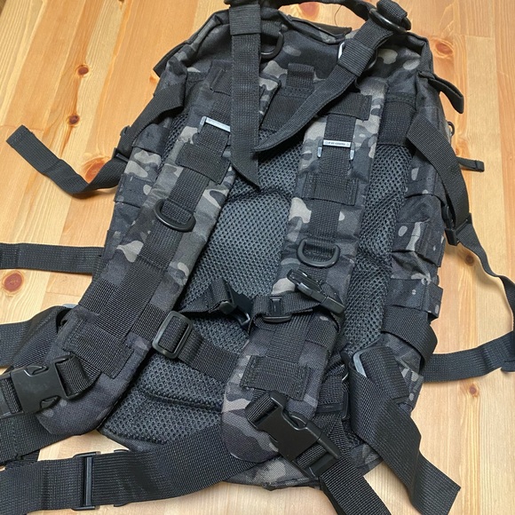 Military Style Backpack with Old Glory patch! BNWOT - Picture 2 of 2